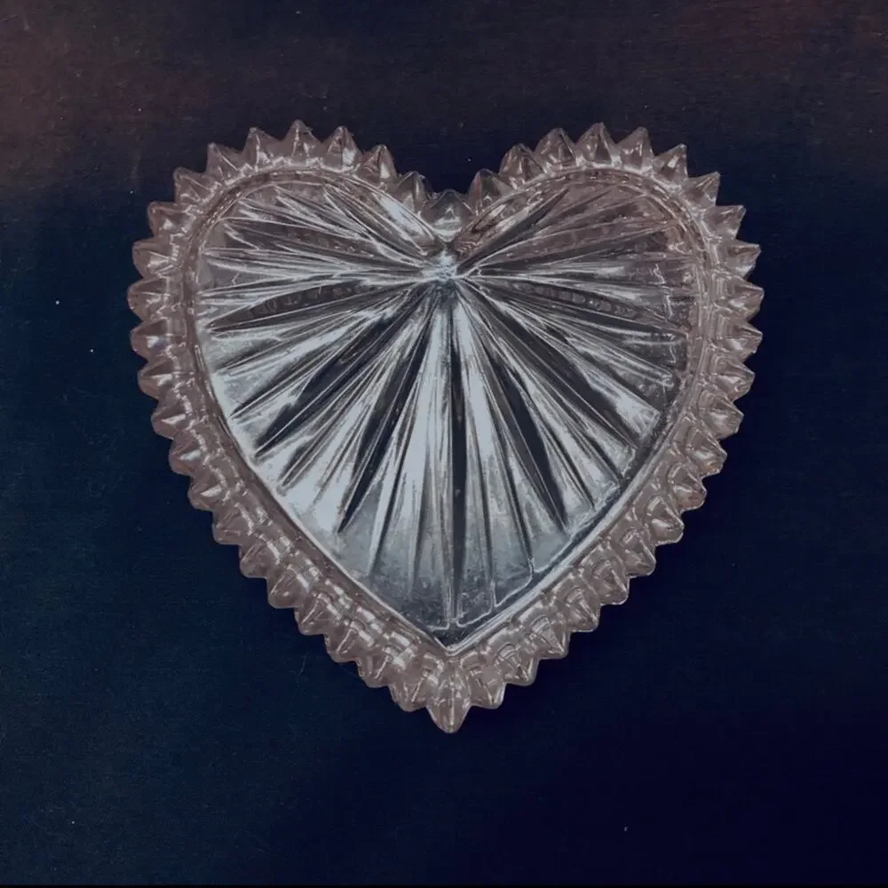 Heart Shaped Lead Crystal Storage Box - Picture 4 of 4